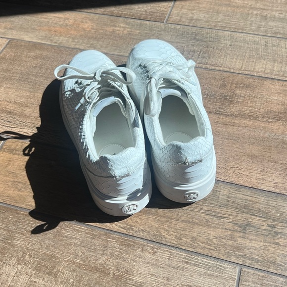 Michael Kors Sneaker size 8 - Picture 2 of 5